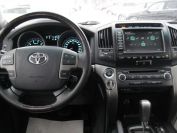 Toyota Land Cruiser 200 Фото № 9 из 11
