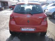 Toyota Yaris 1.3 Фото № 5 из 16