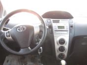 Toyota Yaris 1.3 Фото № 9 из 16