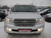 Toyota Land Cruiser 200 Фото № 2 из 14