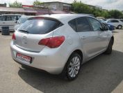 Opel Astra J Фото № 4 из 13