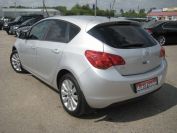 Opel Astra J Фото № 6 из 13