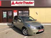 Renault Sandero 1.6 Фото № 3 из 17