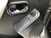 Nissan Terrano 2.0 AWD Фото № 14 из 20