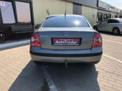 Volkswagen Passat 1.6 Фото № 5 из 17