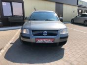Volkswagen Passat 1.6 Фото № 2 из 17