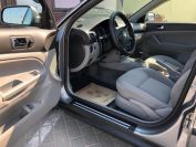 Volkswagen Passat 1.6 Фото № 14 из 17