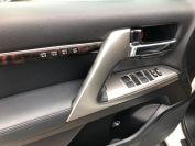 Toyota Land Cruiser 200 Фото № 18 из 23