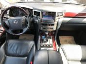 Lexus LX570 Фото № 16 из 25