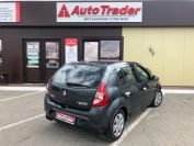 Renault Sandero 1.6 Фото № 4 из 16