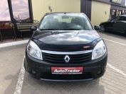 Renault Sandero 1.6 Фото № 2 из 16