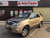 Toyota Fortuner Фото № 1 из 20