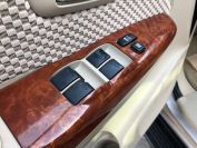 Toyota Fortuner Фото № 15 из 20