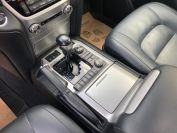Toyota Land Cruiser 200 Фото № 23 из 28