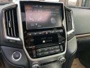 Toyota Land Cruiser 200 Фото № 24 из 28