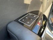 Land Rover Range Rover Vogue SE Фото № 23 из 33