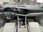 Volkswagen Touareg 3.0TDI R-Line Фото № 19 из 33