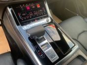 Audi Q8 55TFSI Quattro Фото № 30 из 35