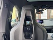BMW iX40 xDrive Фото № 28 из 42