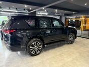Lexus LX500d Фото № 10 из 28