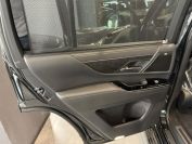 Lexus LX500d Фото № 26 из 28