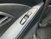 Hyundai iX35 2.0AWD Фото № 13 из 23