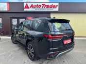 Lexus LX500d Фото № 6 из 38