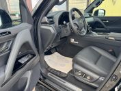 Lexus LX500d Фото № 25 из 38