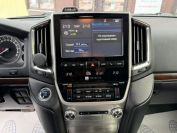 Toyota Land Cruiser 200 Фото № 25 из 28