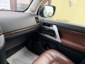 Toyota Land Cruiser 200 Фото № 26 из 28